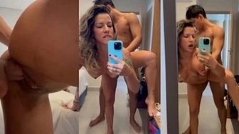 Lauralin pelada e gostosa transando com o moleque roludo e safado