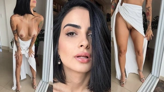 Lola Benvenutti nua mostrando os peitos grandes com cara de puta