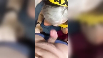 Kinechan Tiktok pagando boquete guloso no pau duro peludo