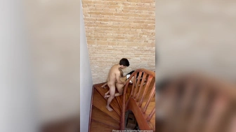 Fernanda Campos dando a buceta na escada da mansão