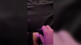 Soyailinacilu Xvideo arrombando a buceta com um consolo grande