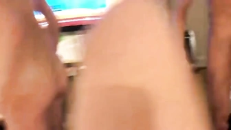 Esposa asiática sendo arregaçada por um negão do pau grande