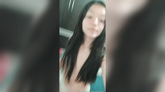 Bruna Vieira pelada se exibindo só de calcinha no Privacy