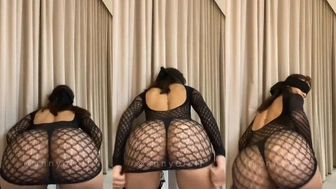 Annyofcll caiu na net rebolando gostoso de calcinha fio dental socada no rabo