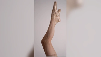 Only friends​ da bailarina gostosa mostrando as pernas bem safada