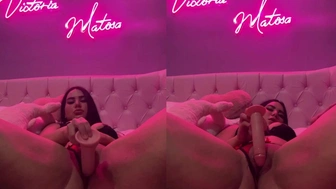 Xnxx novinhas safadas masturbando a bucetinha e gozando gostoso na siririca