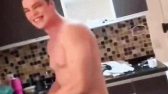 Porno Tadalafellas pelado mostrando o cu depois de ser arrombado
