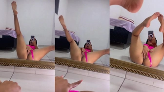 Erica Moraes caiu na net masturbando xota com calcinha de ladinho