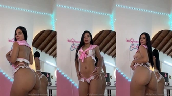 Zoey Riveras onlyfans gostosa rebolando com lingerie safada