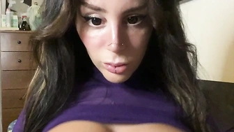 Alex Mucci xvideos exibindo peitos com bicos arrepiados