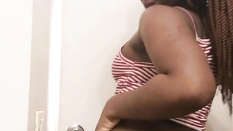 July Bubbles caiu na net rebolando sem calcinha com bumbum empinado