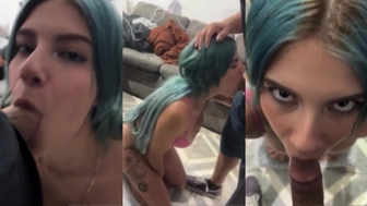 Sophia Leeh chupando macho na frente do espelho