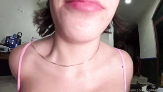 Sophia Leeh boquete garganta profunda para macho dotado