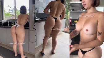 Kerolay Chaves flagrada em casa só com calcinha atolada no bumbum gigante