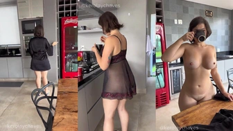 Flagra amador Kerolay Chaves tomando café nua na cozinha