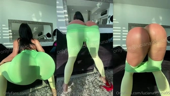 Luciana Cedeño caiu na net nua rebolando com rabão empinado