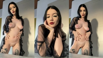 Just Desirre pelada mostrando a buceta rosa e os peitos no Onlyfans