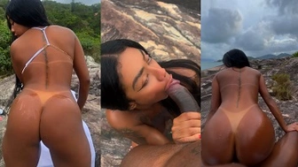 Pocah Carioca fodendo com Hyoran na praia de Ipanema
