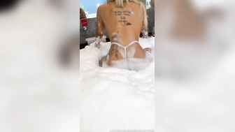 Luna Salvatori transando com dois safados