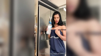Eva Andressa Onlyfans grátis pelada exibindo os peitos grandes