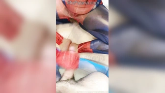Bianca Abortate bate punheta com os pés pequenos delicados