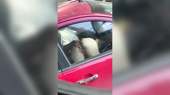 Flagra de sexo no trânsito boquete da gostosa rabuda