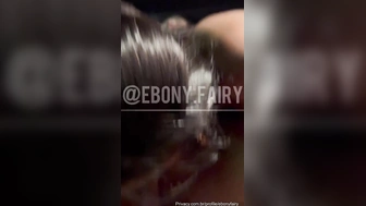 Kerolay Chaves fazendo sexo lésbico com morena gostosa dentro do carro