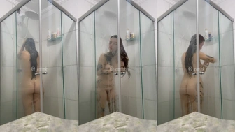 Catink câmera escondida flagra peladinha tomando banho no chuveiro