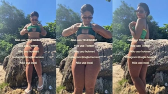 Najla Herreira caiu na net se exibindo em publico em uma praia