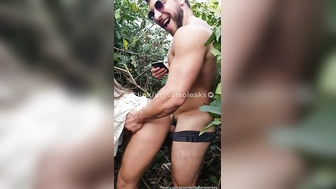 Bia Bonaventura metendo com macho comedor no meio do mato