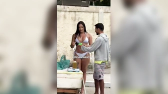 Lina Nakamura morena casada gostosa só de calcinha na rua