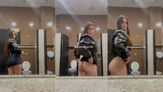 Manu weinf pelada da bunda gostosa e safadinha deliciosa transando com o dotado pelado