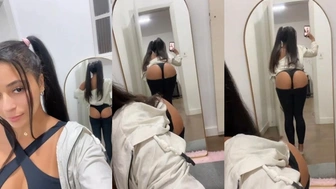 Gostosinha novinha no provador toda sexy safada