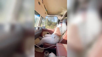 Juli Figueiro peituda gostosa mostrando os peitos pro caminhoneiro