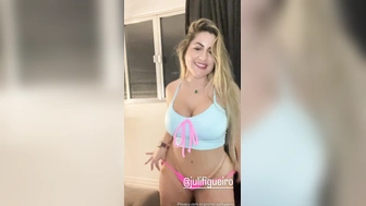 Juli Figueiro brasileira gordinha gostosa se exibindo cheia de tesão