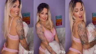 Joyce Gumeiro porn da loira gostosa rebolando com cara de safada