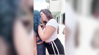 Nicole Lux Privacy beijando varias gostosas na sacanagem lésbica