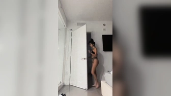 Jade Teen instagram se exibindo para os seguidores só de calcinha