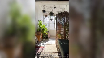 Thata Prd nudes de quatro mostrando a buceta e o cuzinho preto