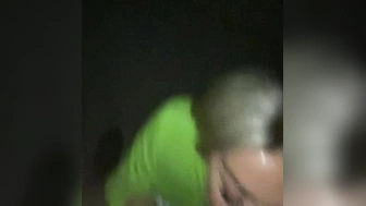 Nara Ford porn pagando boquete em publico na calçada