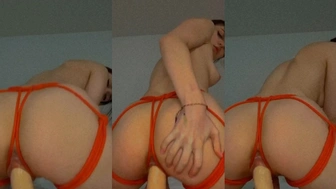 Angela55 porn arrombando a bucetinha com um pau de borracha