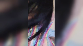 Jheniskutkutof pelada de quatro com um plug anal no cuzinho