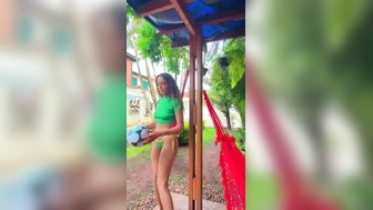 Erome Evilena novinha sem vergonha se exibindo no quintal